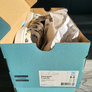 Toms limited edition racoon print W 8.5